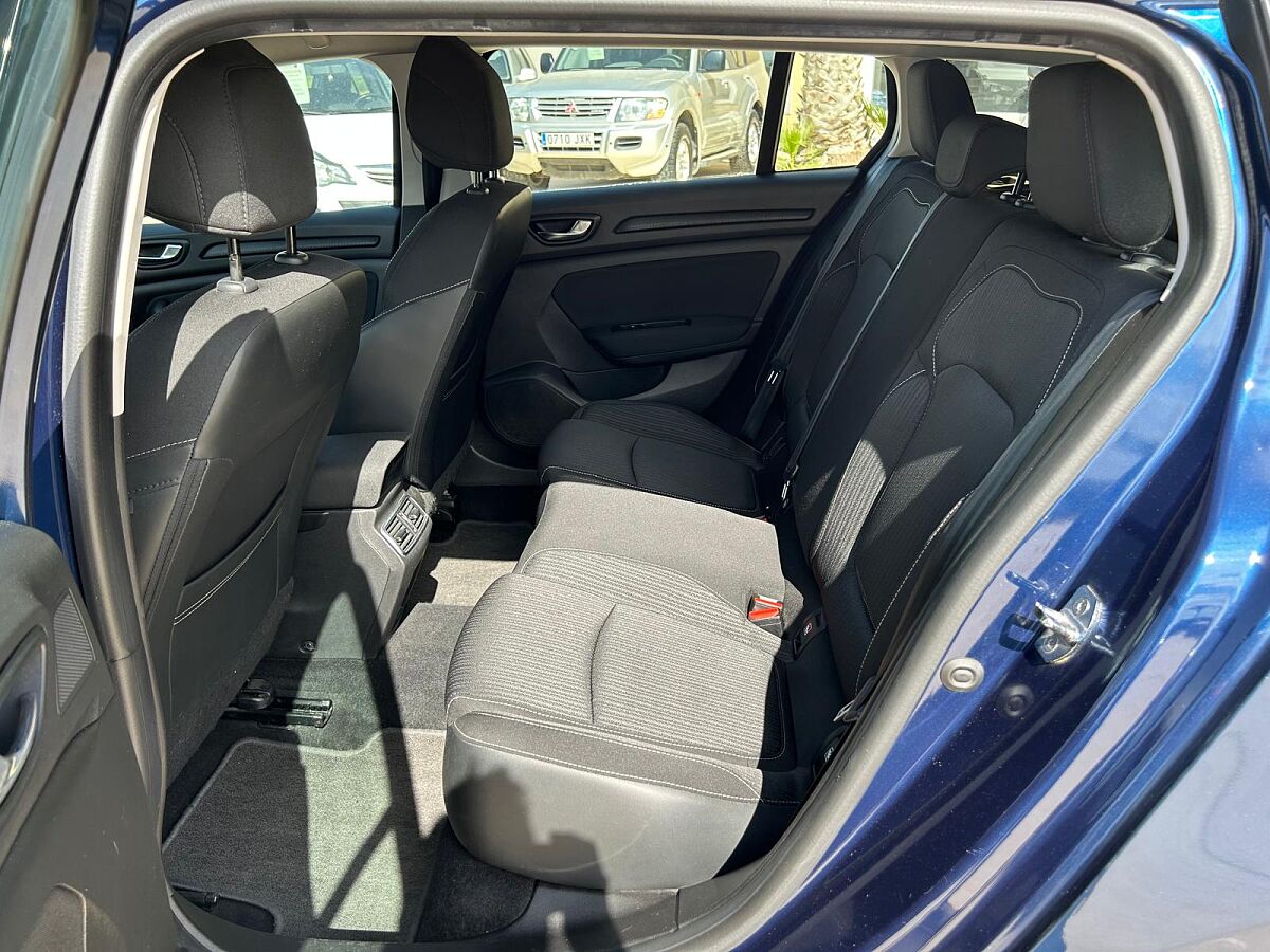RENAULT MEGANE ESTATE 1.5 DCI AUTO SPANISH LHD IN SPAIN ONLY 73000 MILES 2019